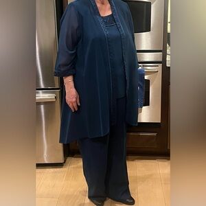 Beautiful deep teal 3-piece outfit